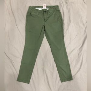 Merona. Business casual ankle pant. Green. Women’s. Size:4. Modern fit stretch.